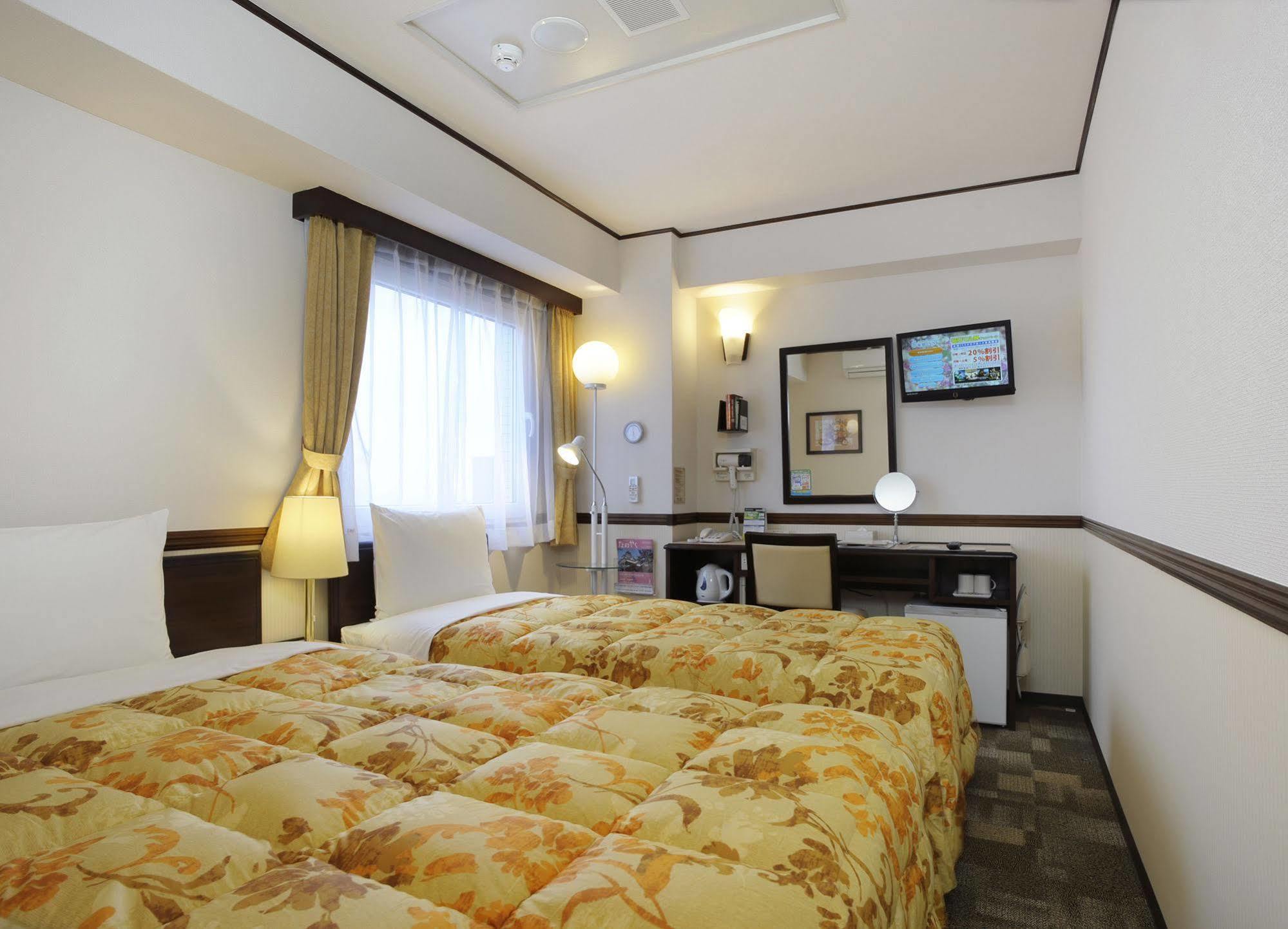 Toyoko Inn Shonan Hiratsuka Eki Kita Guchi No 2 Buitenkant foto