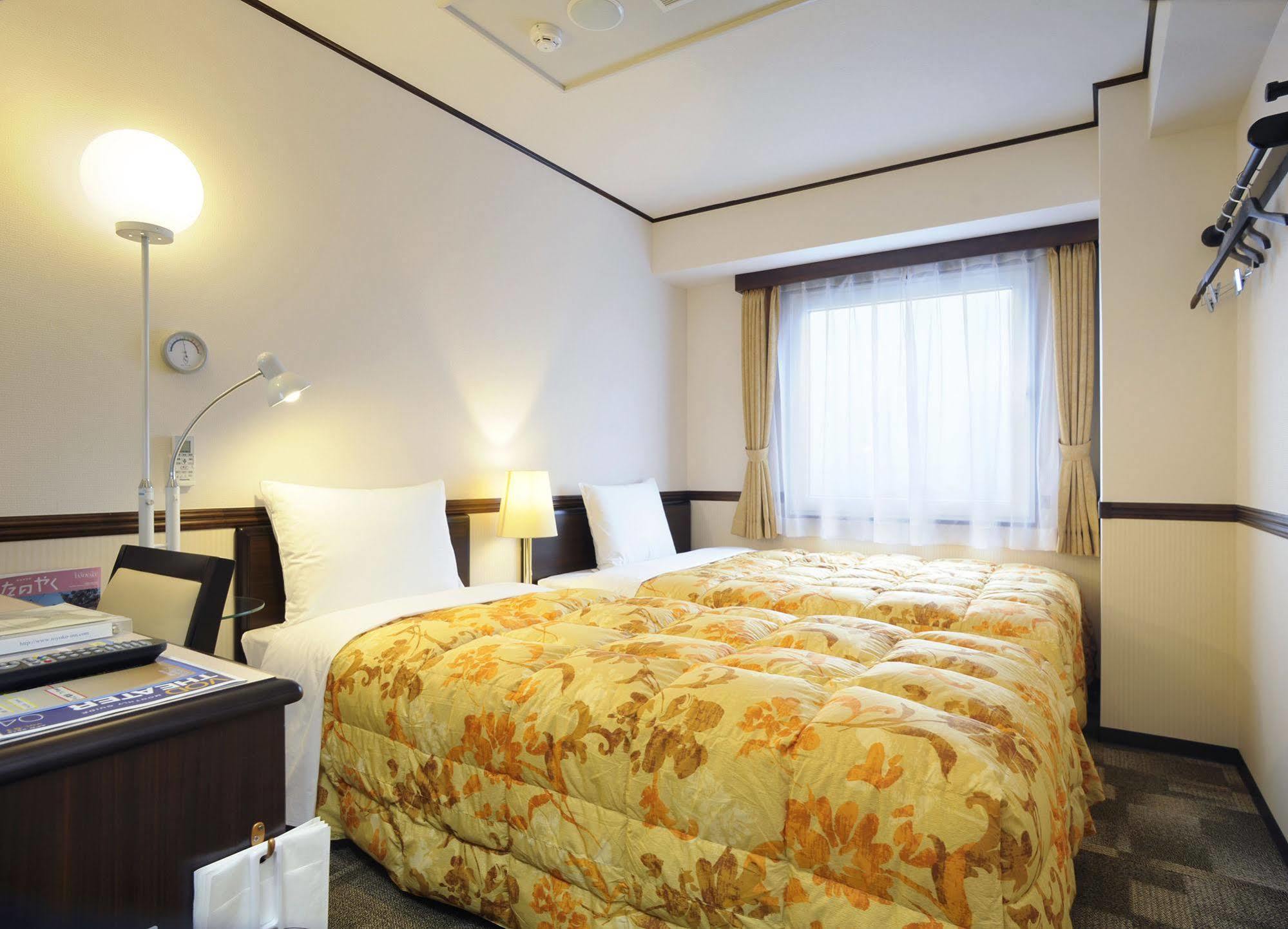 Toyoko Inn Shonan Hiratsuka Eki Kita Guchi No 2 Buitenkant foto