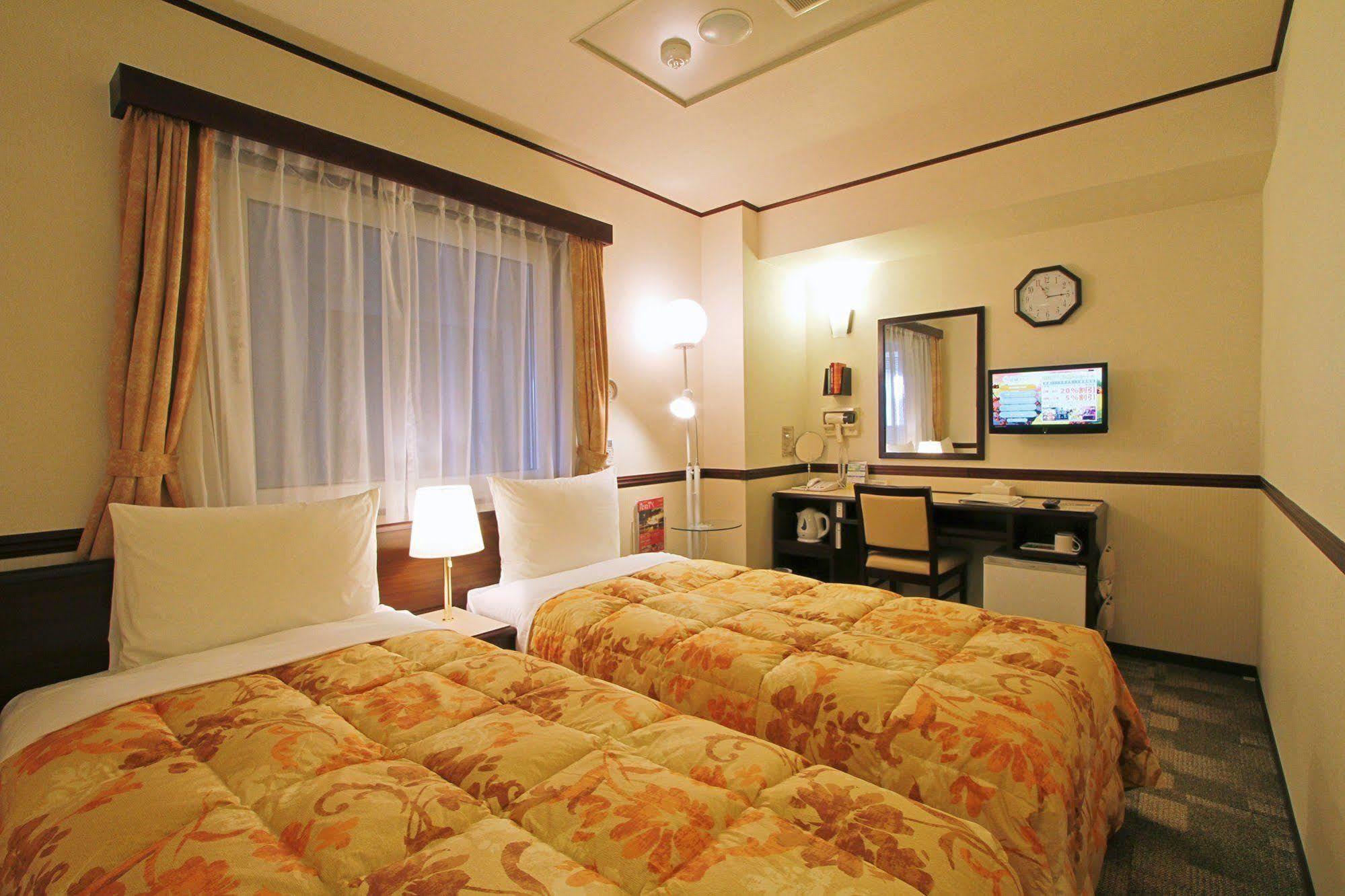 Toyoko Inn Shonan Hiratsuka Eki Kita Guchi No 2 Buitenkant foto